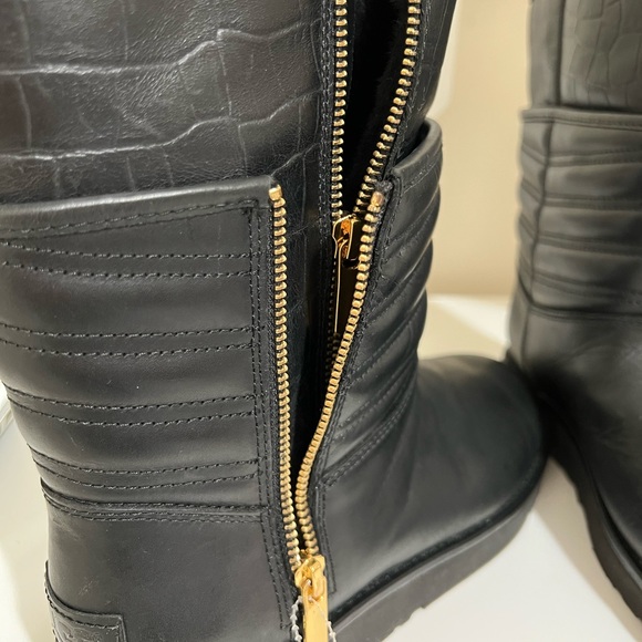 UGG Boots, size 8 - Picture 4 of 5